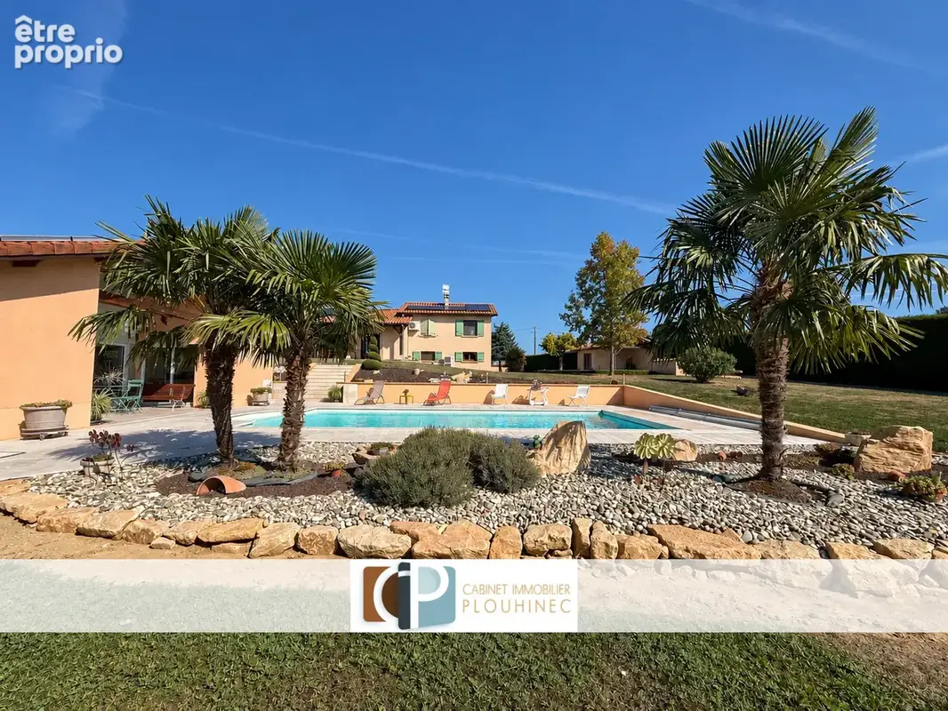 Villa avec piscine, dépendance et 1,4 hectare de terrain   Secteur Saint-Jean-sur-Veyle, proche Mâcon - photo 2