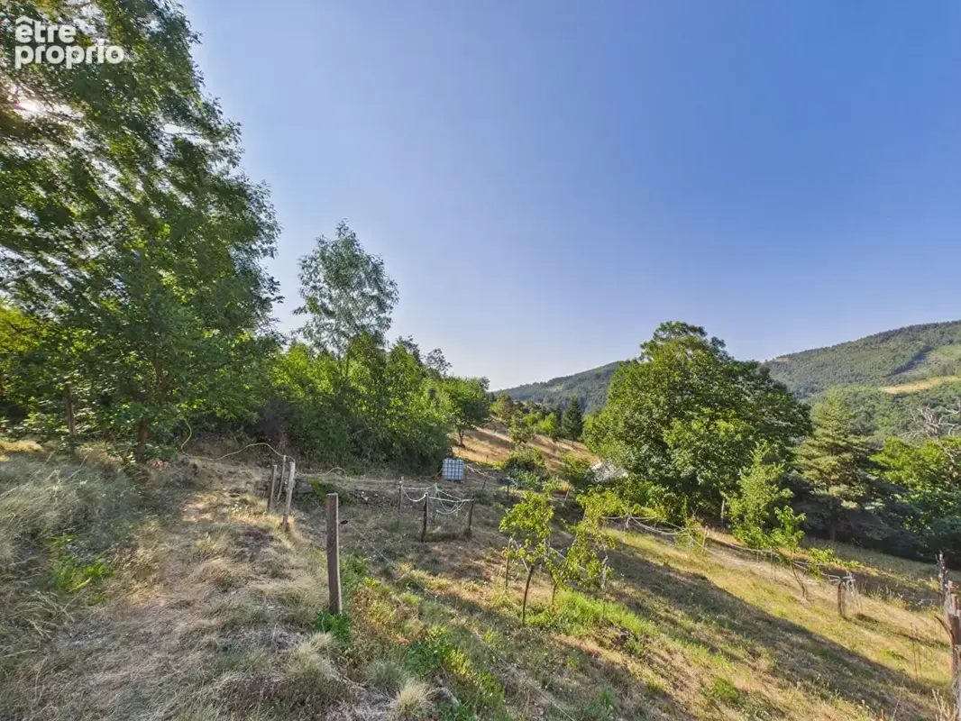 Maison au coeur d'un hameau avec dépendance et vaste terrain à Desaignes - photo 15