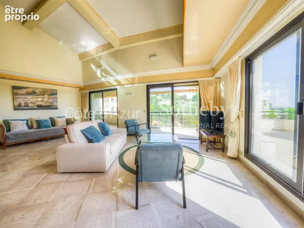 Mougins, grand appartement en dernier étage avec terrasses et vue mer - photo 5