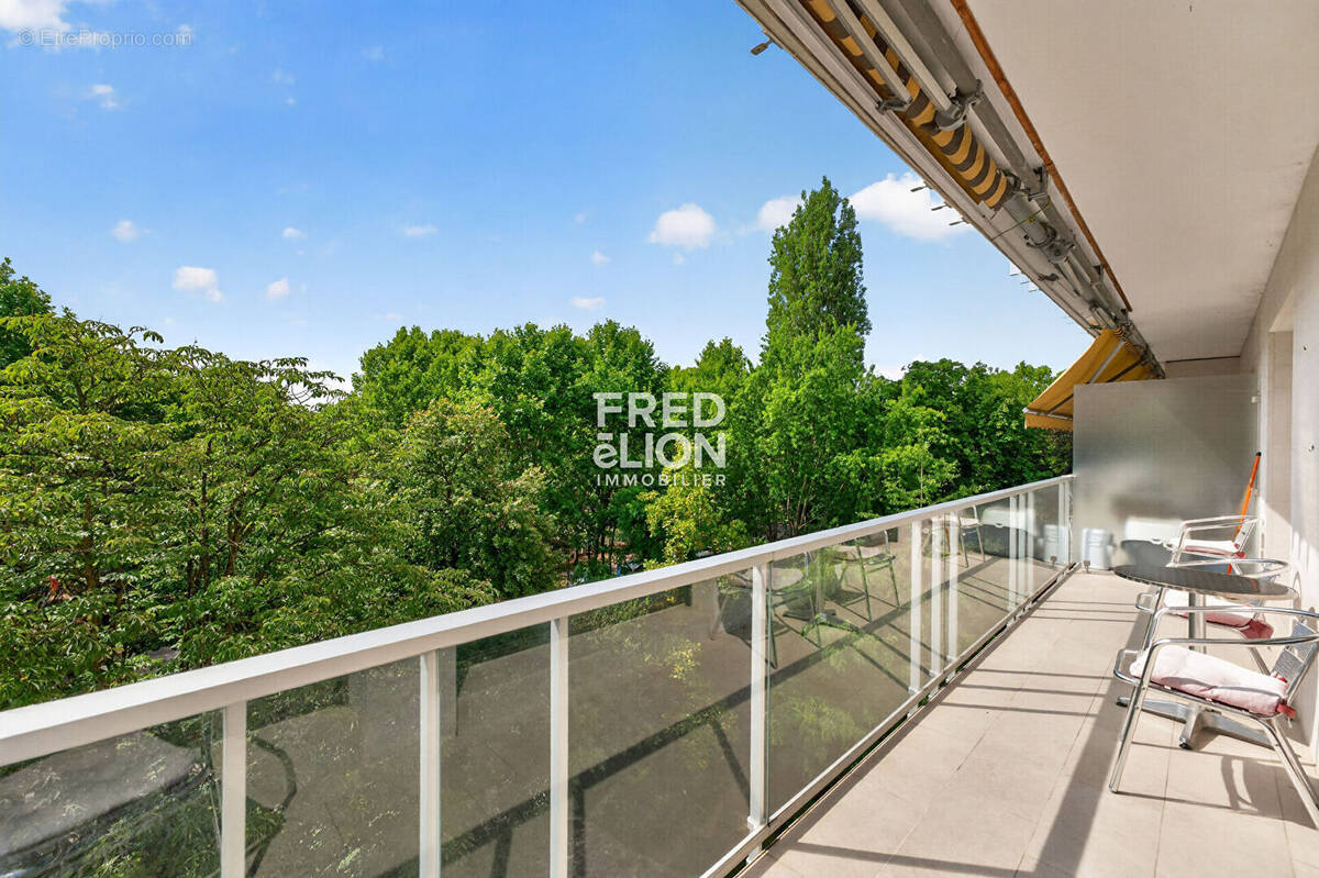 Appartement à NEUILLY-SUR-SEINE