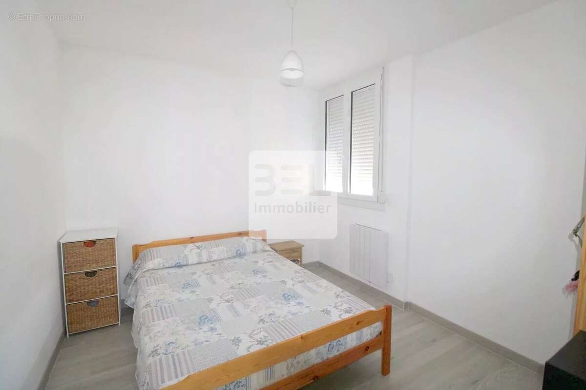 Appartement à BAGNOLS-SUR-CEZE