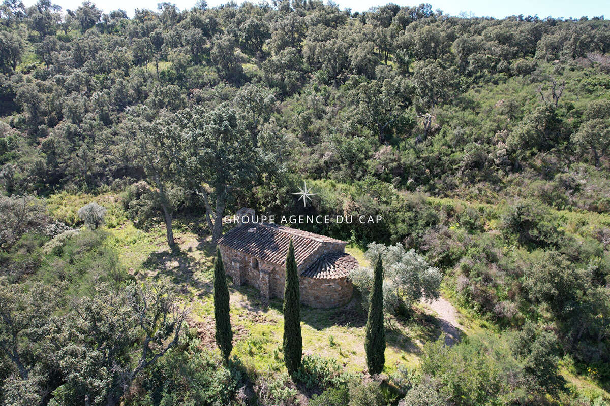 Maison à LES ISSAMBRES