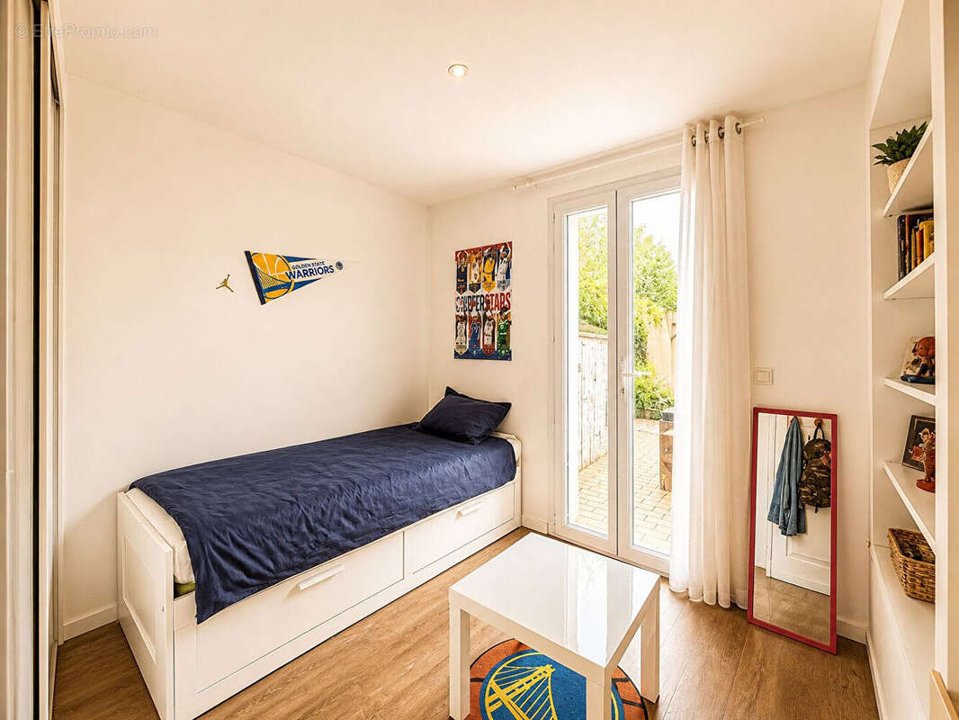 Maison en pierre avec un grand jardin arboré - photo 14