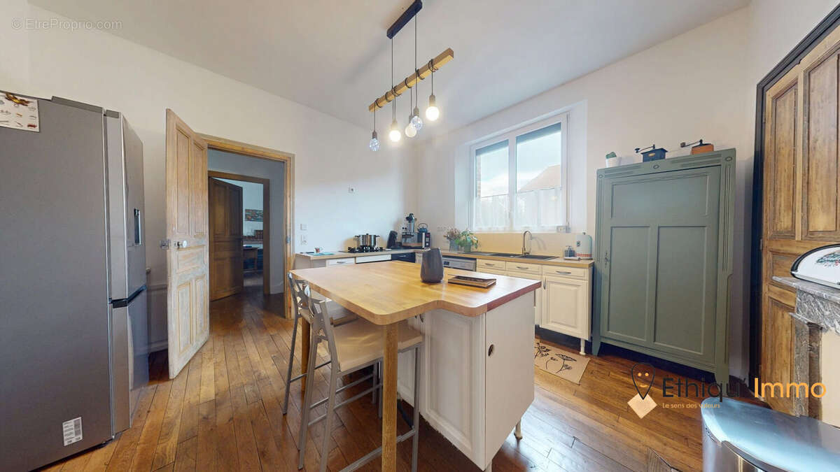 Maison à SAINTE-SAVINE