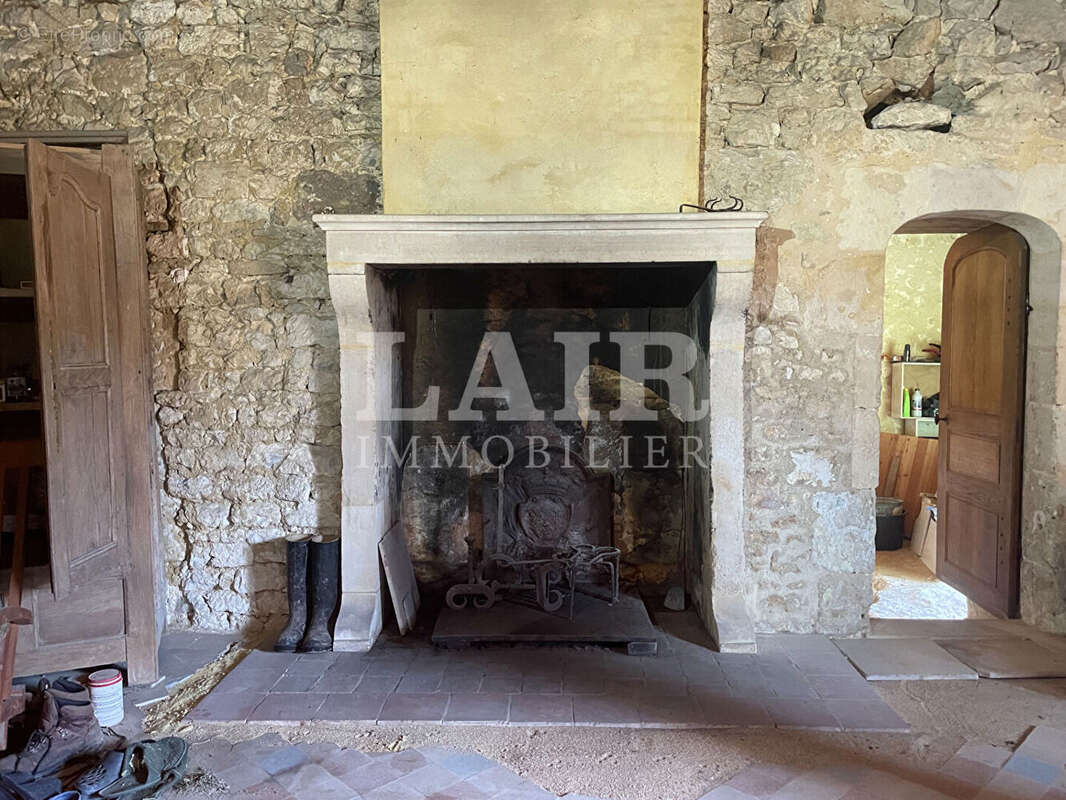 Corps de ferme à vendre avec 5.8 hectares, à Montgaudry, réf B15425 - photo 3