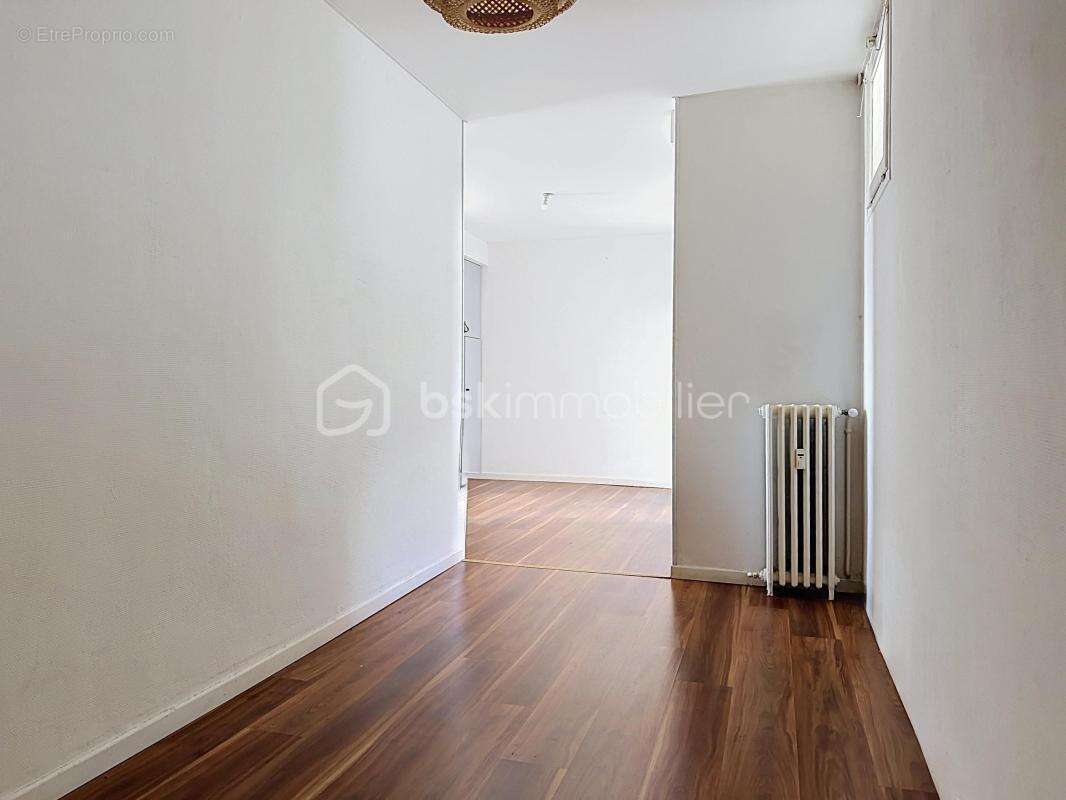 Appartement F3 en plein centre ville - photo 11