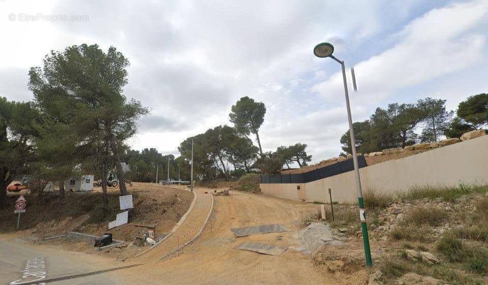 Terrain à LEZIGNAN-CORBIERES