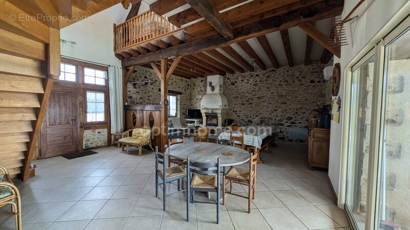 Maison à SAINT-MESMIN