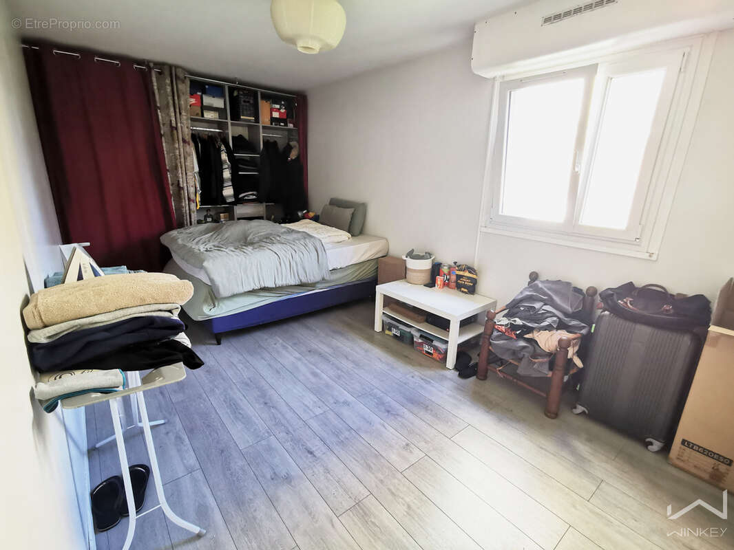Appartement à EZANVILLE