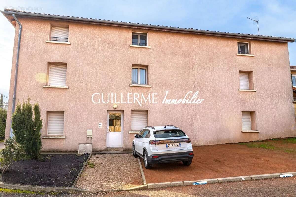 Appartement à GREZIEU-LA-VARENNE