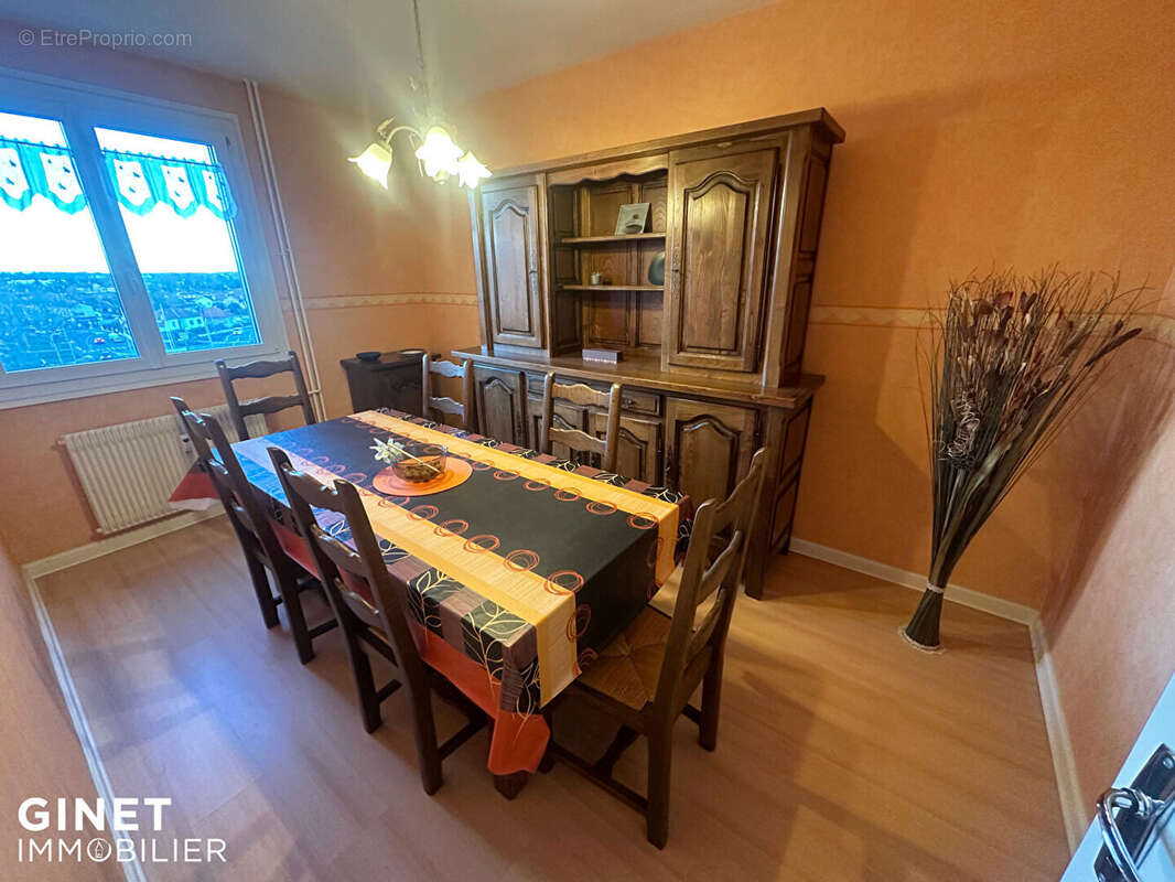 Appartement à RIORGES