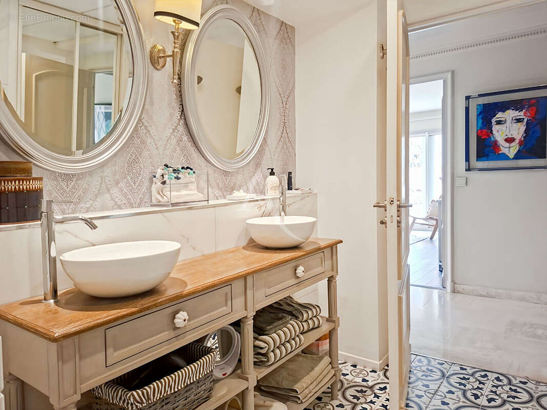 Maison Le Cannet Mairie 5 pièces 200 m² - Terrain 1350m² - Vue mer - Piscine - Jardins et terrasses exotiques - photo 6