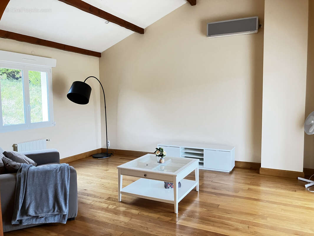 Maison à LIGNIERES-SONNEVILLE