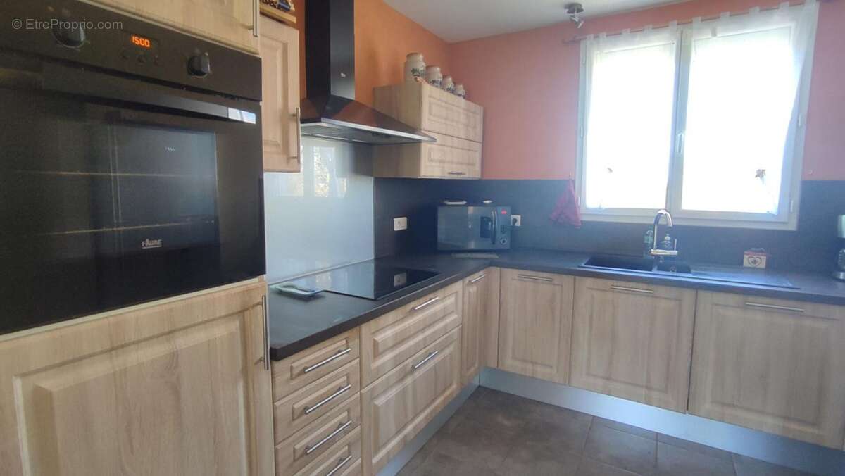 Maison individuelle avec beau terrain plat à Soursac - photo 5