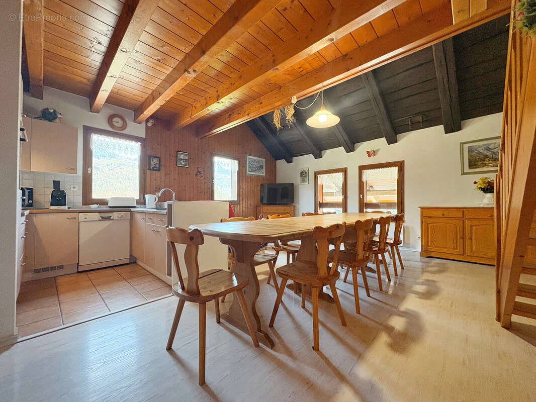 Appartement à MORILLON