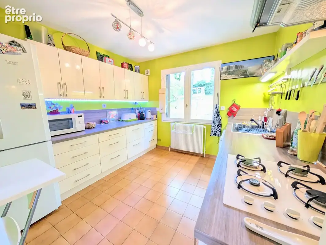 Maison avec vue dégagée, RER C à pied - photo 9