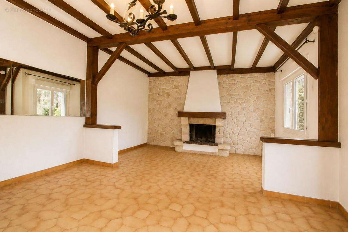 Maison à COURSAN