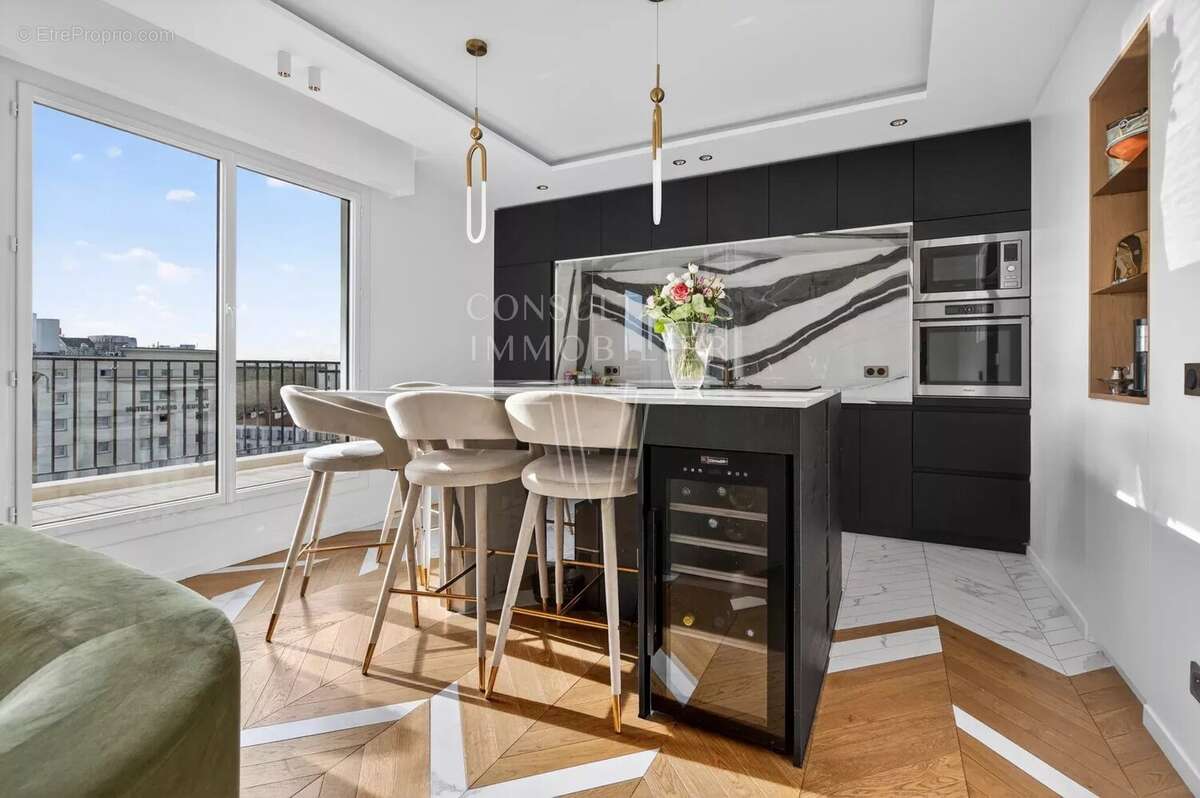 Appartement à NEUILLY-SUR-SEINE