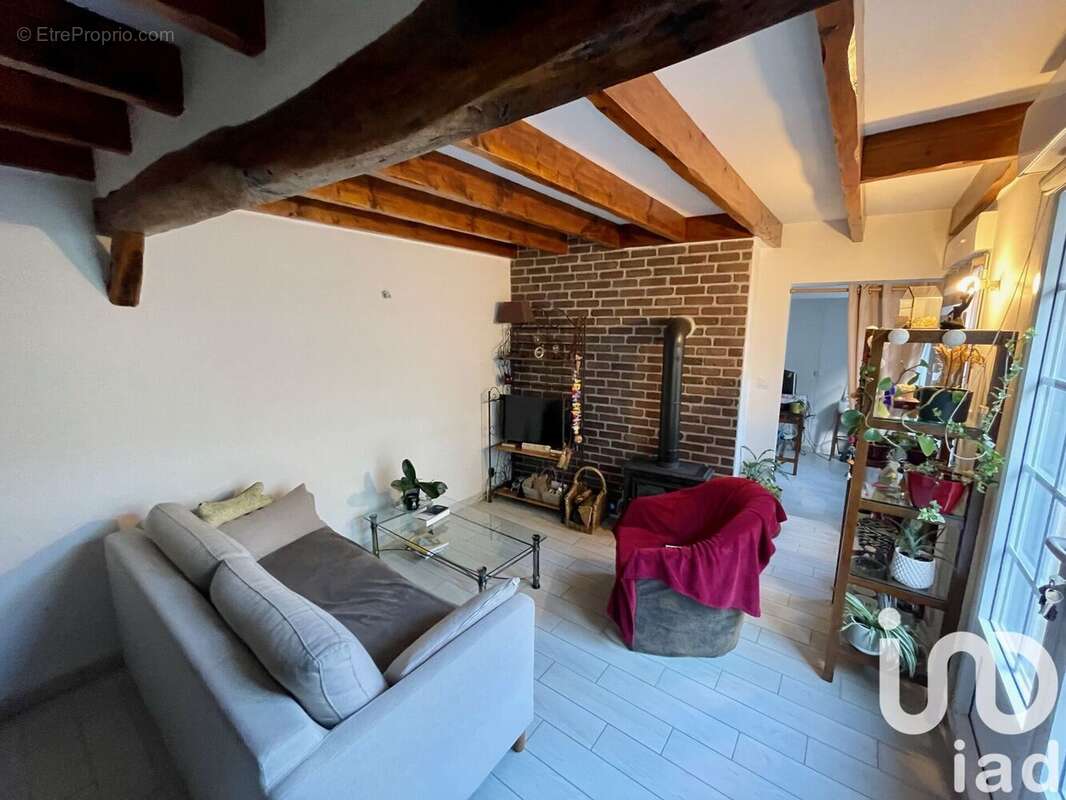 Photo 2 - Maison à MAINVILLIERS