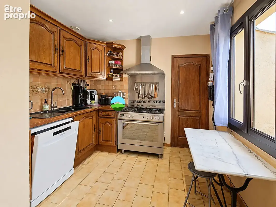Maison de plain-pied avec 3 chambres, garage et terrain piscinable - photo 7