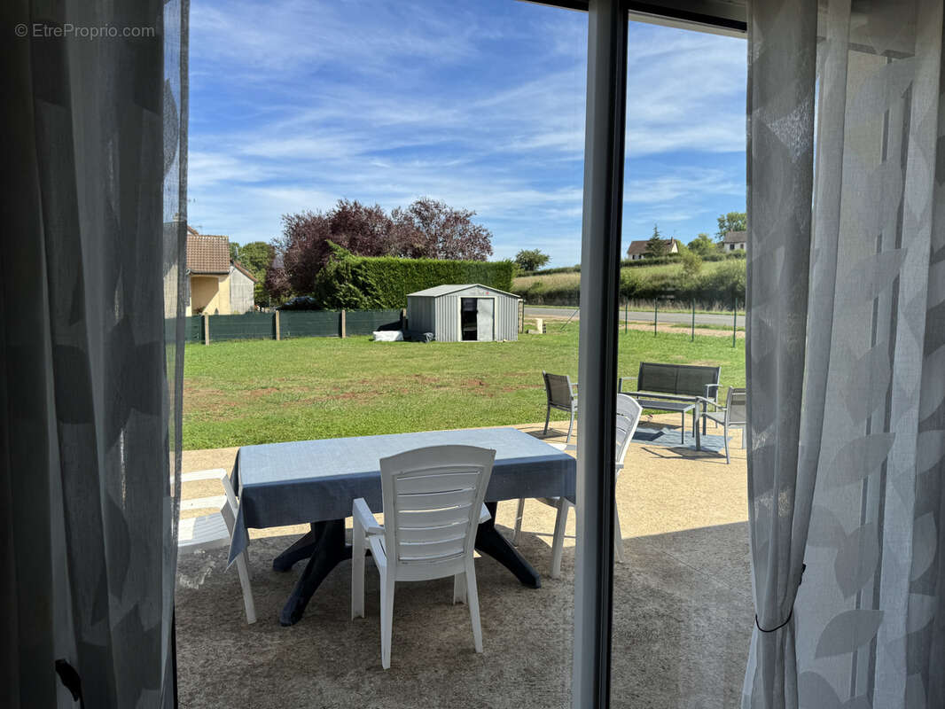 Maison à CHAUMOT
