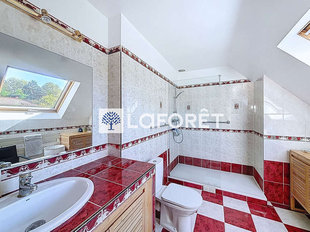 Maison à SAINT-NOM-LA-BRETECHE