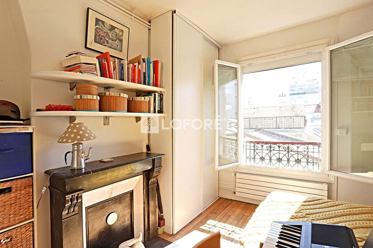 Appartement à PARIS-14E