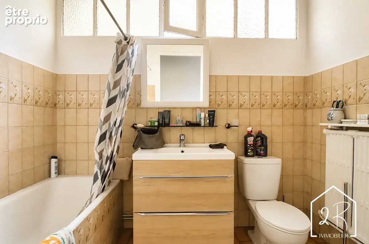 Centre ville de Vienne : Immeuble ou maison 190 m2 habitables. - photo 16