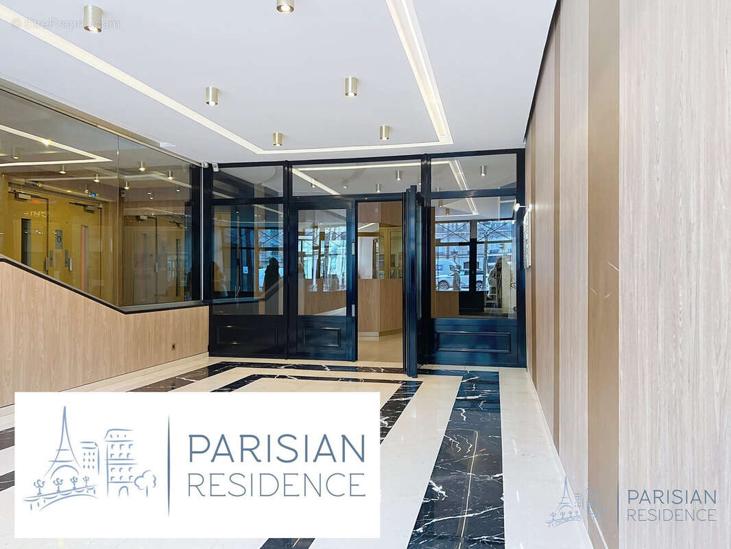 Commerce à PARIS-8E