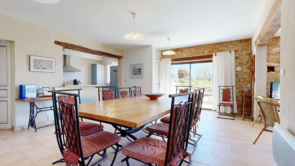 Proprieteavecgitesetpiscineetvuepanoramique0425202 - Maison à CARVES