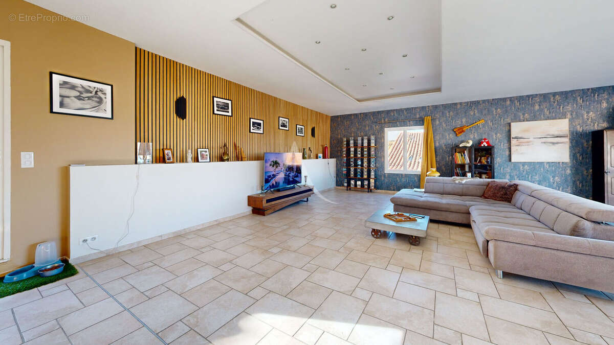 COURSAN - Superbe maison intemporelle aux portes de Narbonne ! - photo 8
