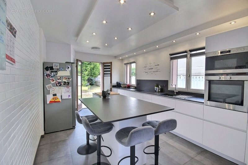 Maison à LA VILLE-DU-BOIS