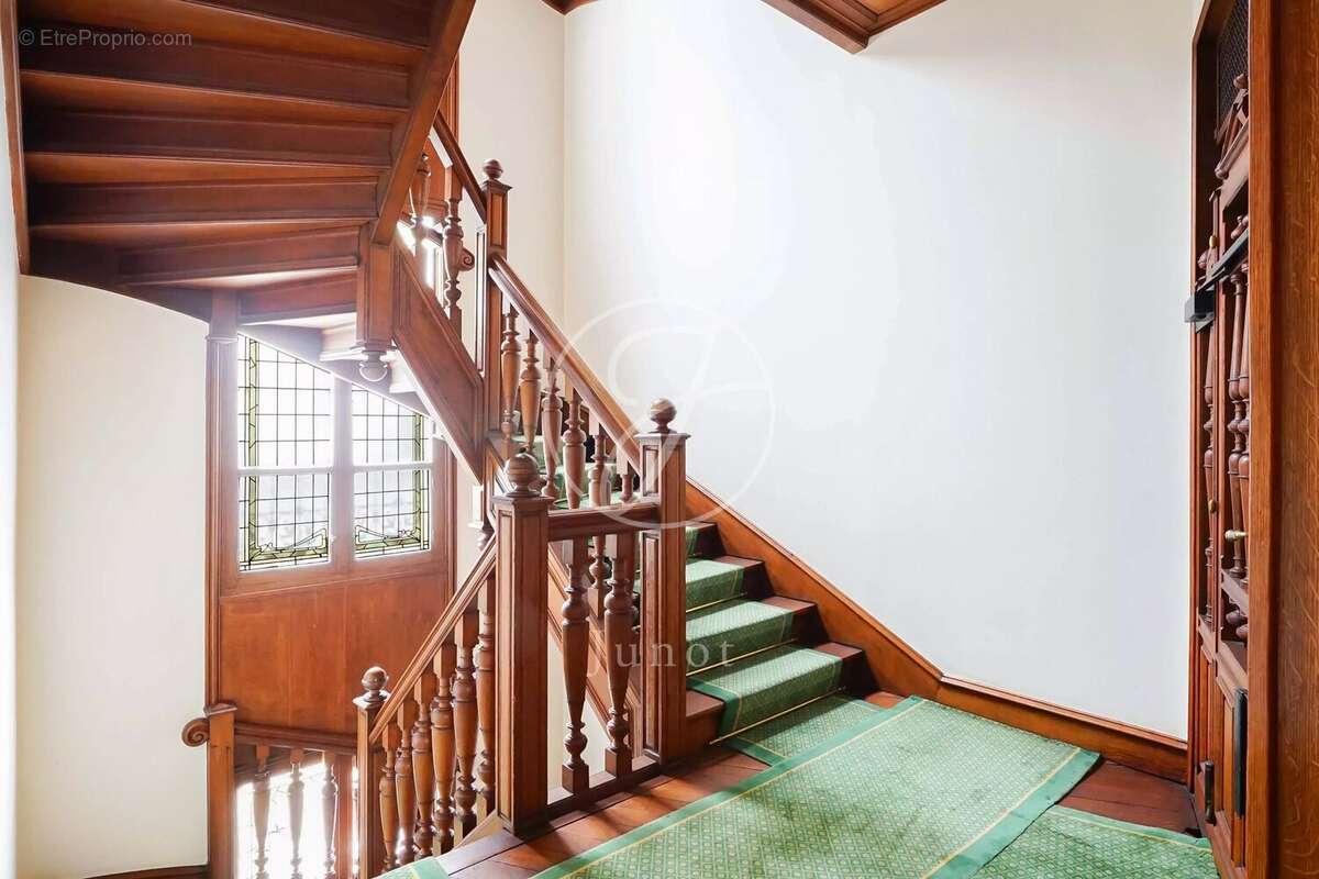 Appartement à PARIS-7E