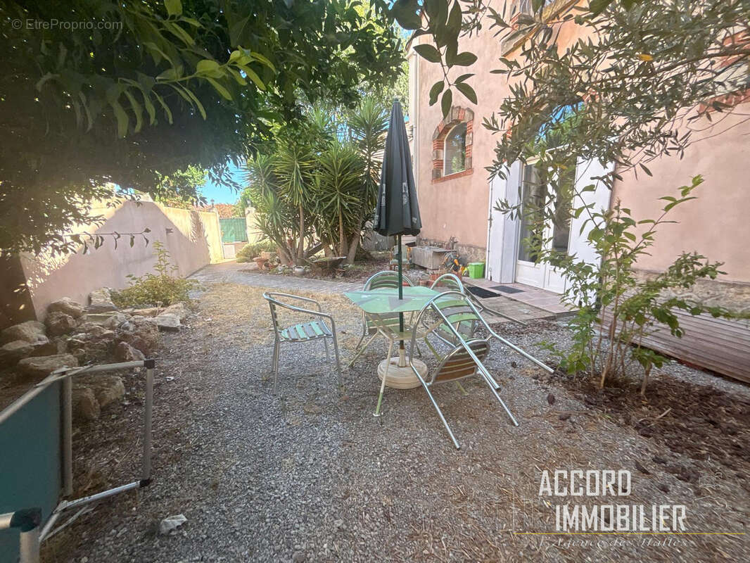 Montady !! Maison de 248m2 composée de 2 appartements avec extérieurs - photo 21