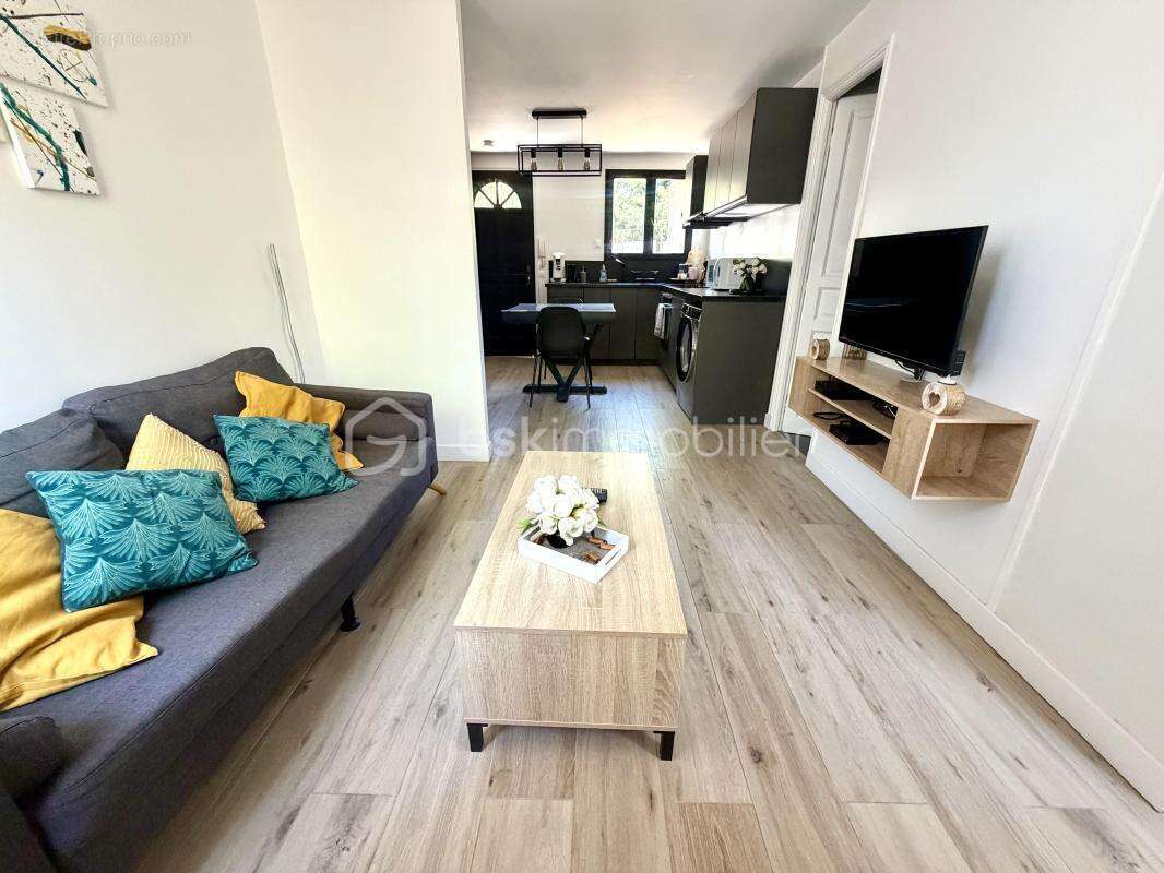 Maison divisée 110m2 – Lot arrière – T4 + T2 en duplex avec dépendance - photo 11