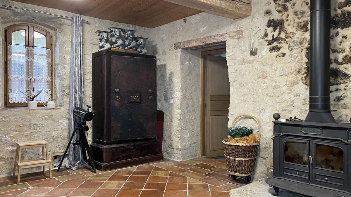 Maison 392 m² 6 chambres Laurac (Aude) South à France 392 sqm 6 bedrooms