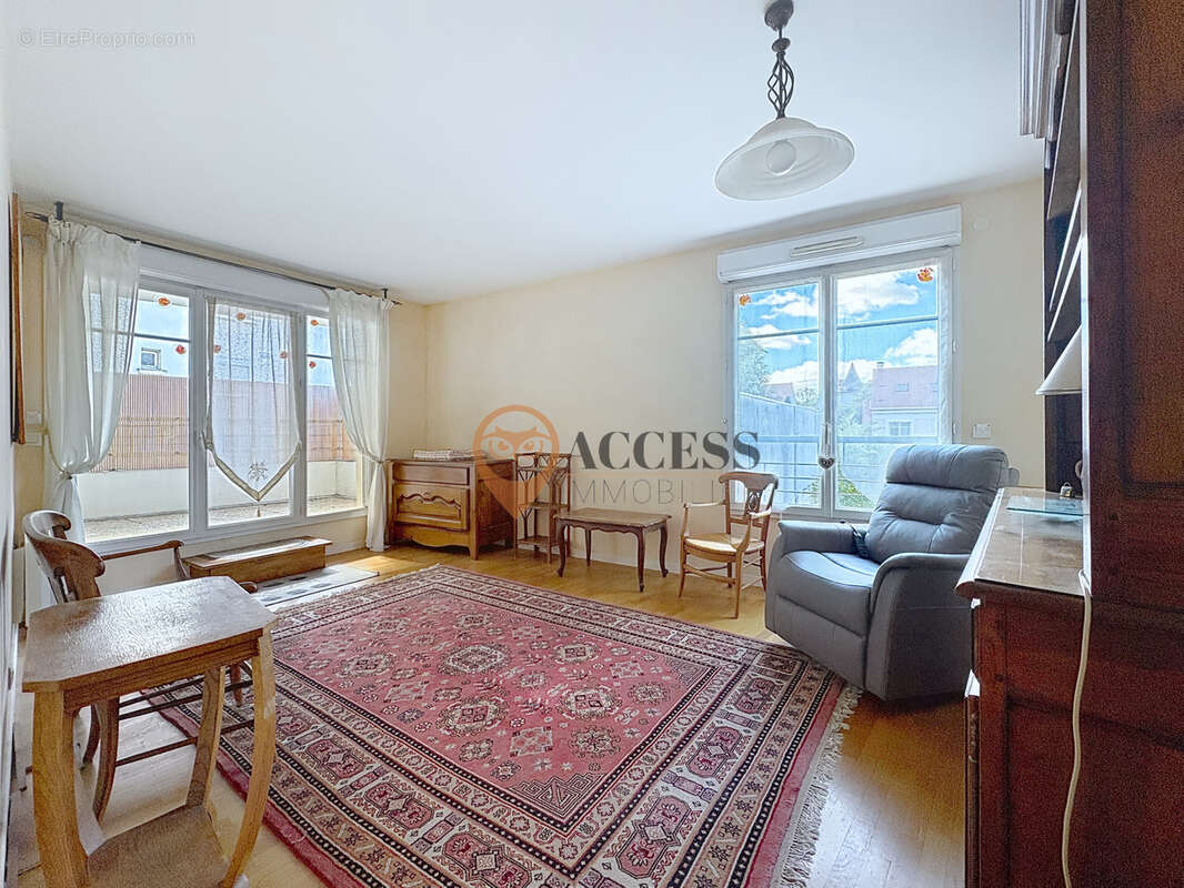 Appartement à HOUILLES