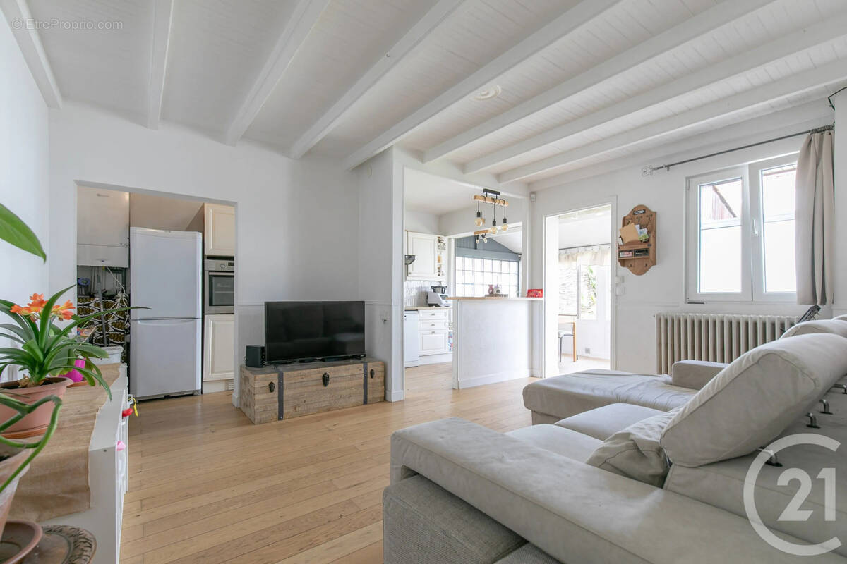 Appartement à SAINT-MAUR-DES-FOSSES