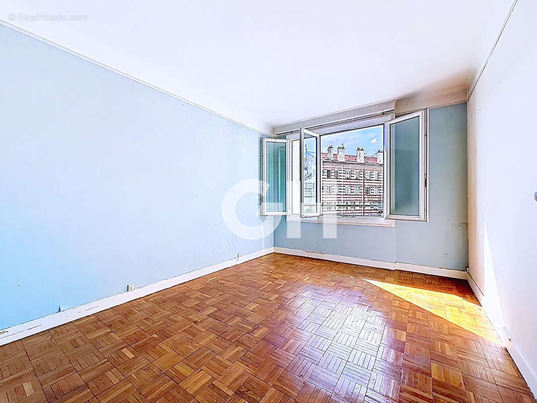 Proximité nation : 3 pièces traversant avec balcon et vue dégagée - photo 6