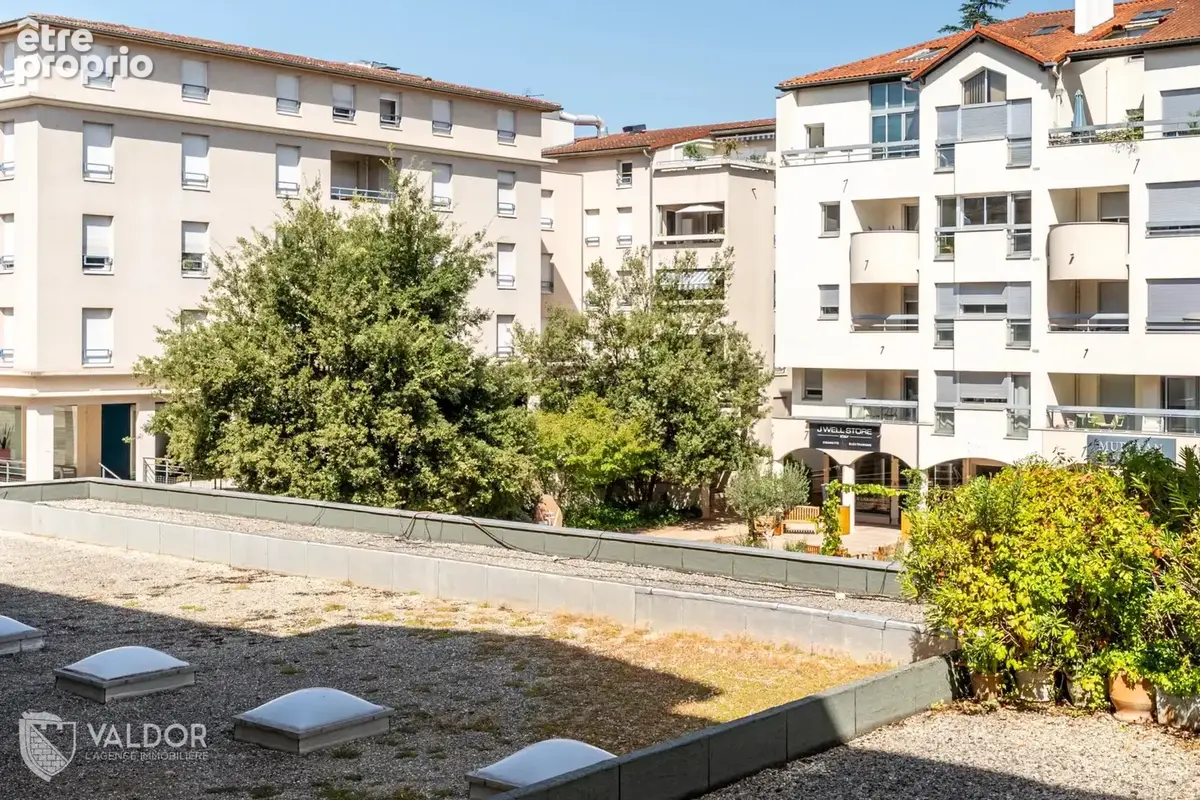 Appartement plein centre d'Ecully - T1bis - 39m2 - sans vis à vis - photo 5
