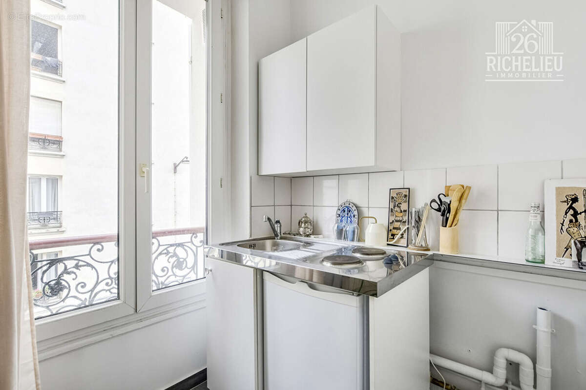 Exclusivité - Studio de charme au coeur du 11ème arrondissement - photo 5