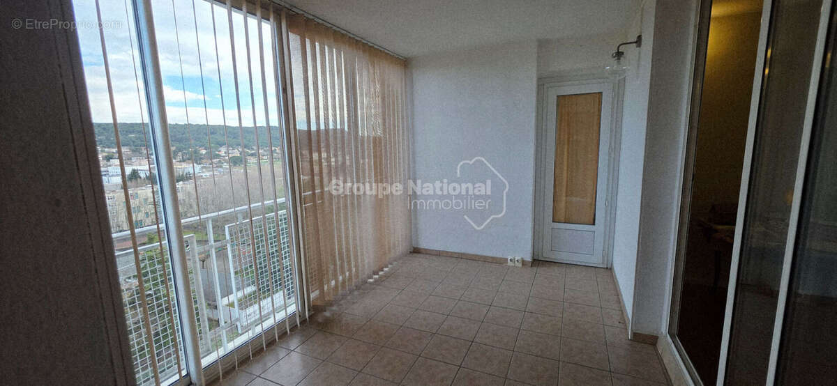 Appartement à BAGNOLS-SUR-CEZE