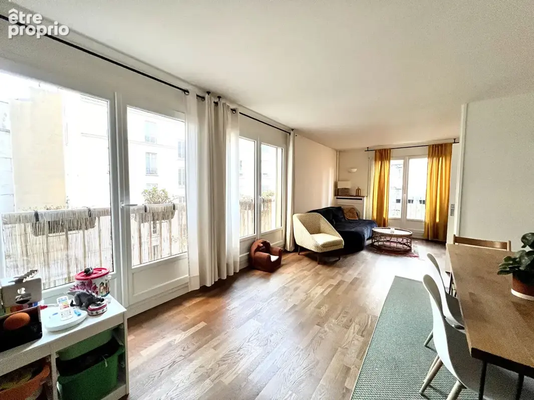 Appartement à PARIS-18E