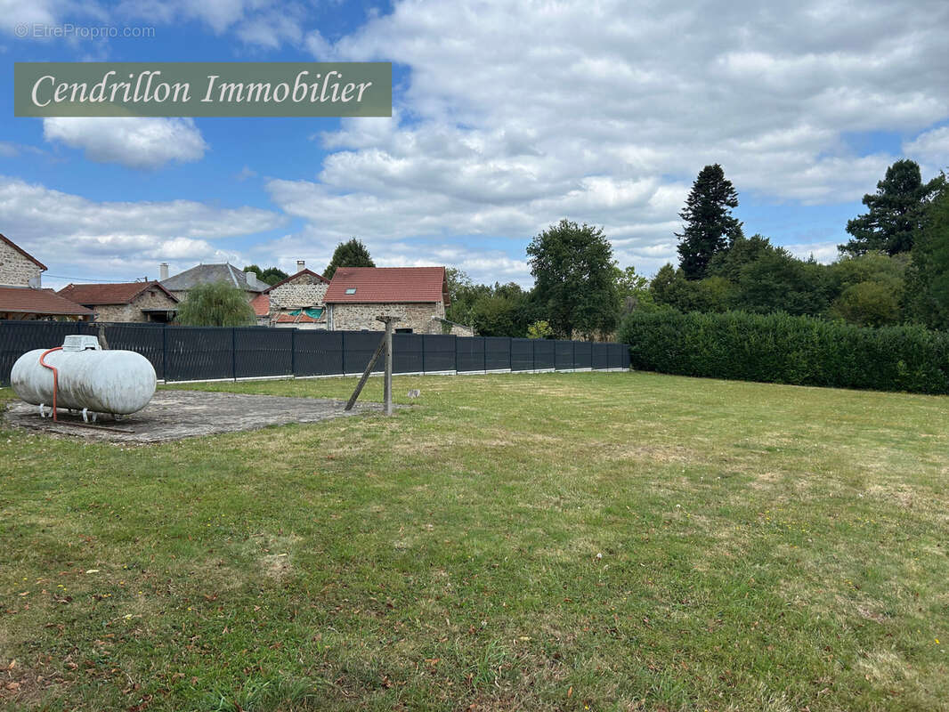 Maison à MONTBOUCHER