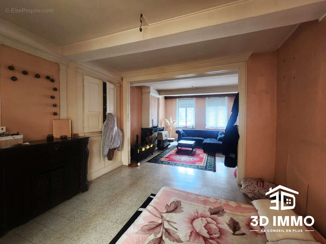 Maison à AVESNES-SUR-HELPE