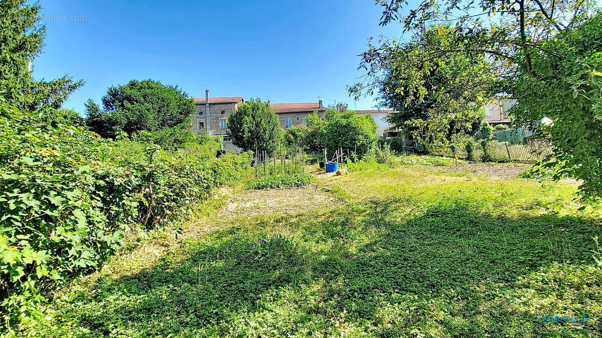 Maison 180 m² à Saint-Jean-De-Bournay  - photo 2