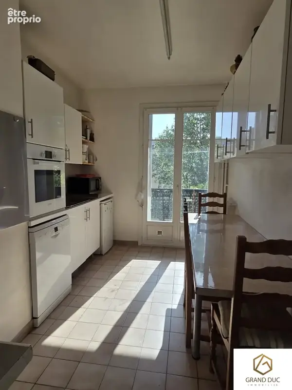 Grand appartement rare balcon 13003 - photo 4