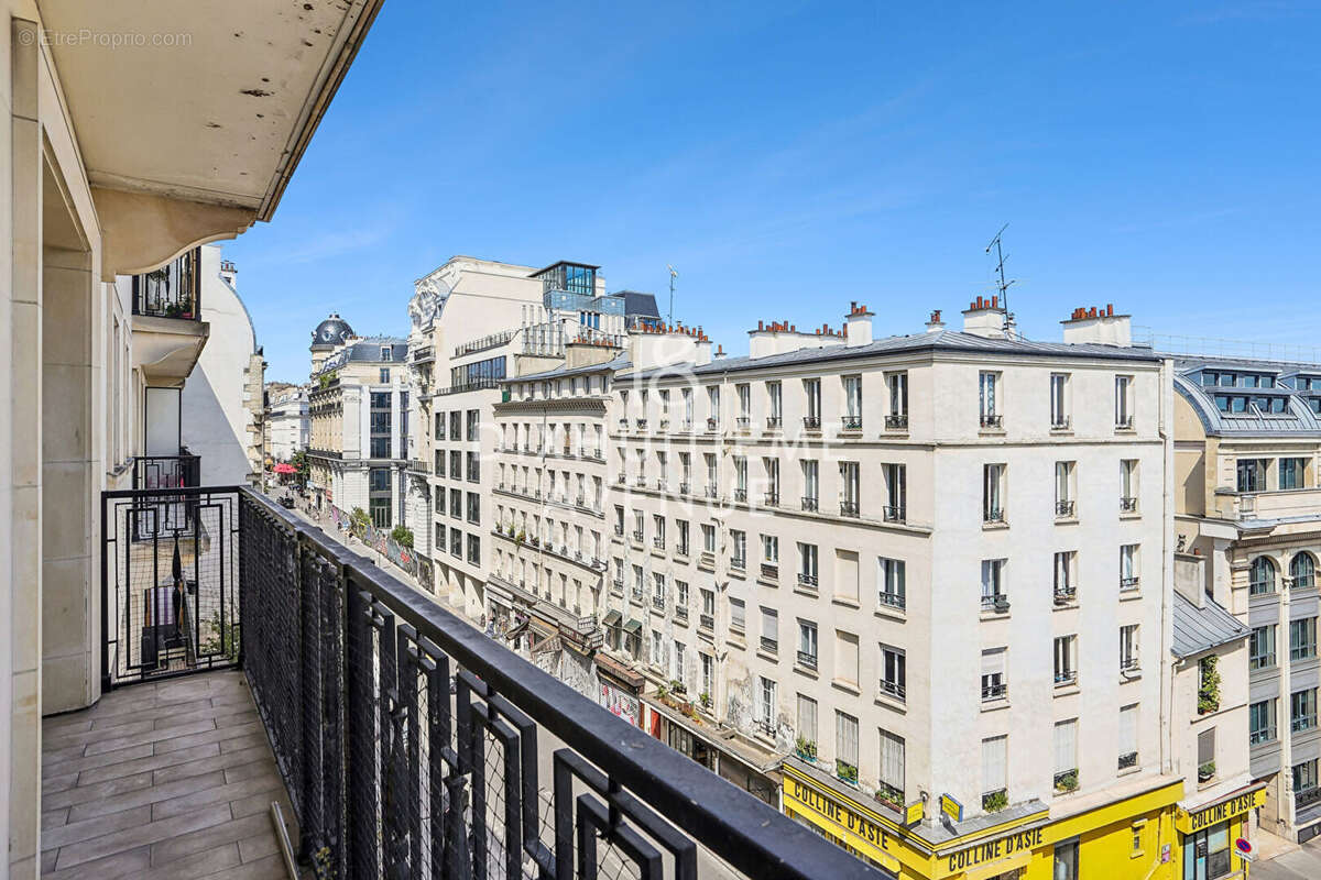 Appartement à PARIS-18E