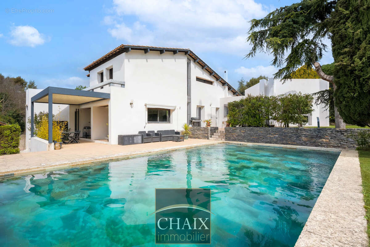Contemporaine et charme dans un écrin de verdure - photo 3