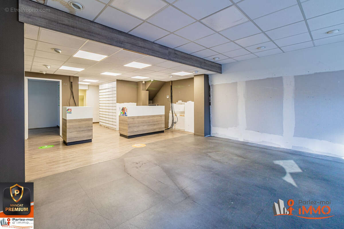 Commerce à CHASSELAY